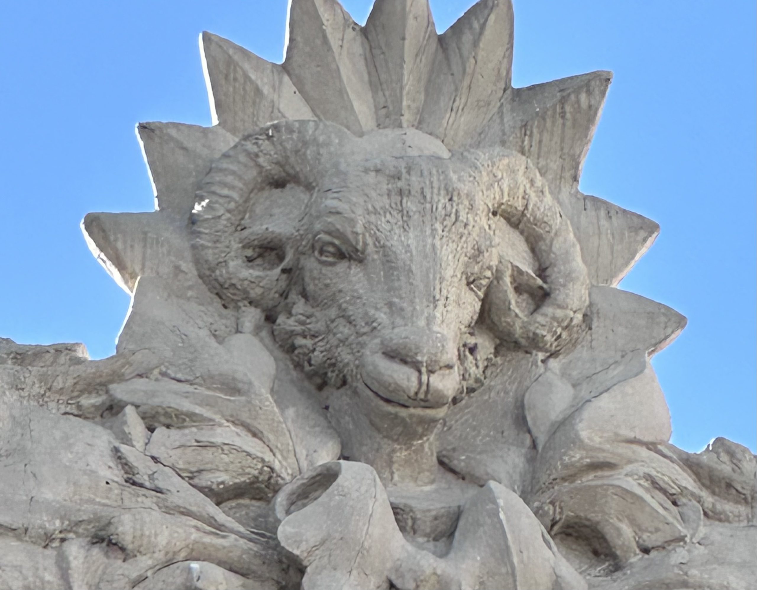 La simbología zodiacal en el mercado Central de Zaragoza