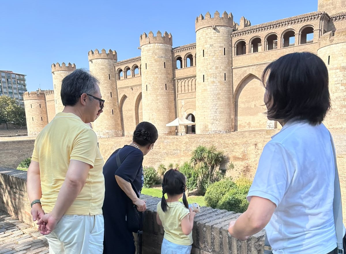 Visitas guiadas en otros idiomas en Aragón: mucho más que traducir
